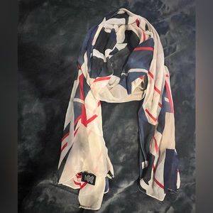 Le Château géo print light weight scarf